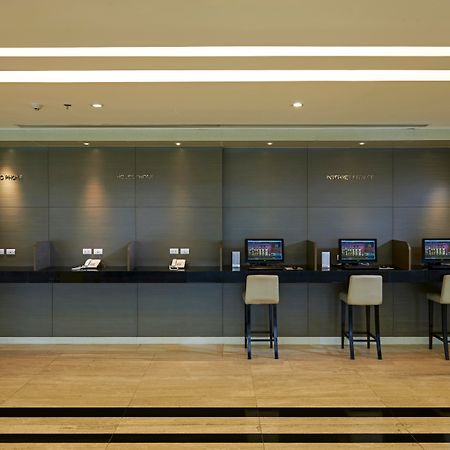 Mandarin Hotel Managed By Centre Point Bangkok Esterno foto