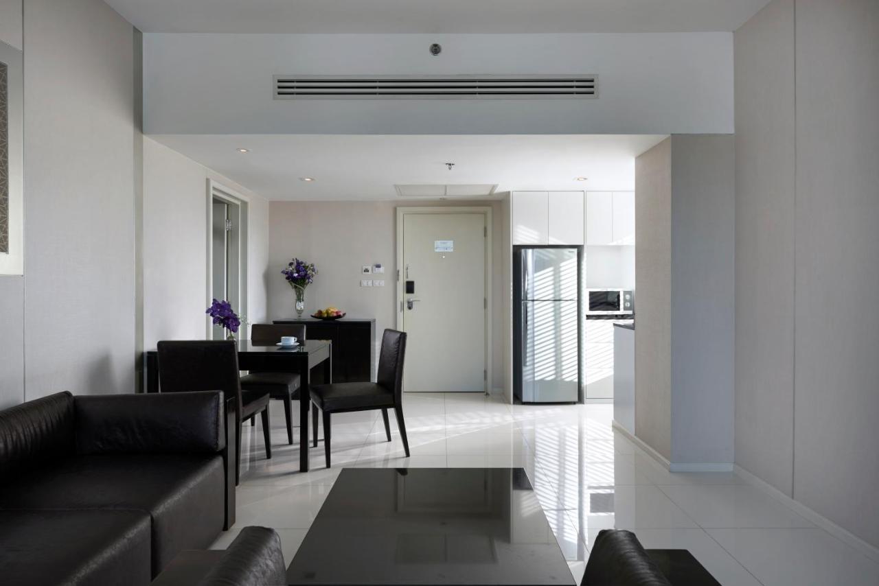 Mandarin Hotel Managed By Centre Point Bangkok Esterno foto