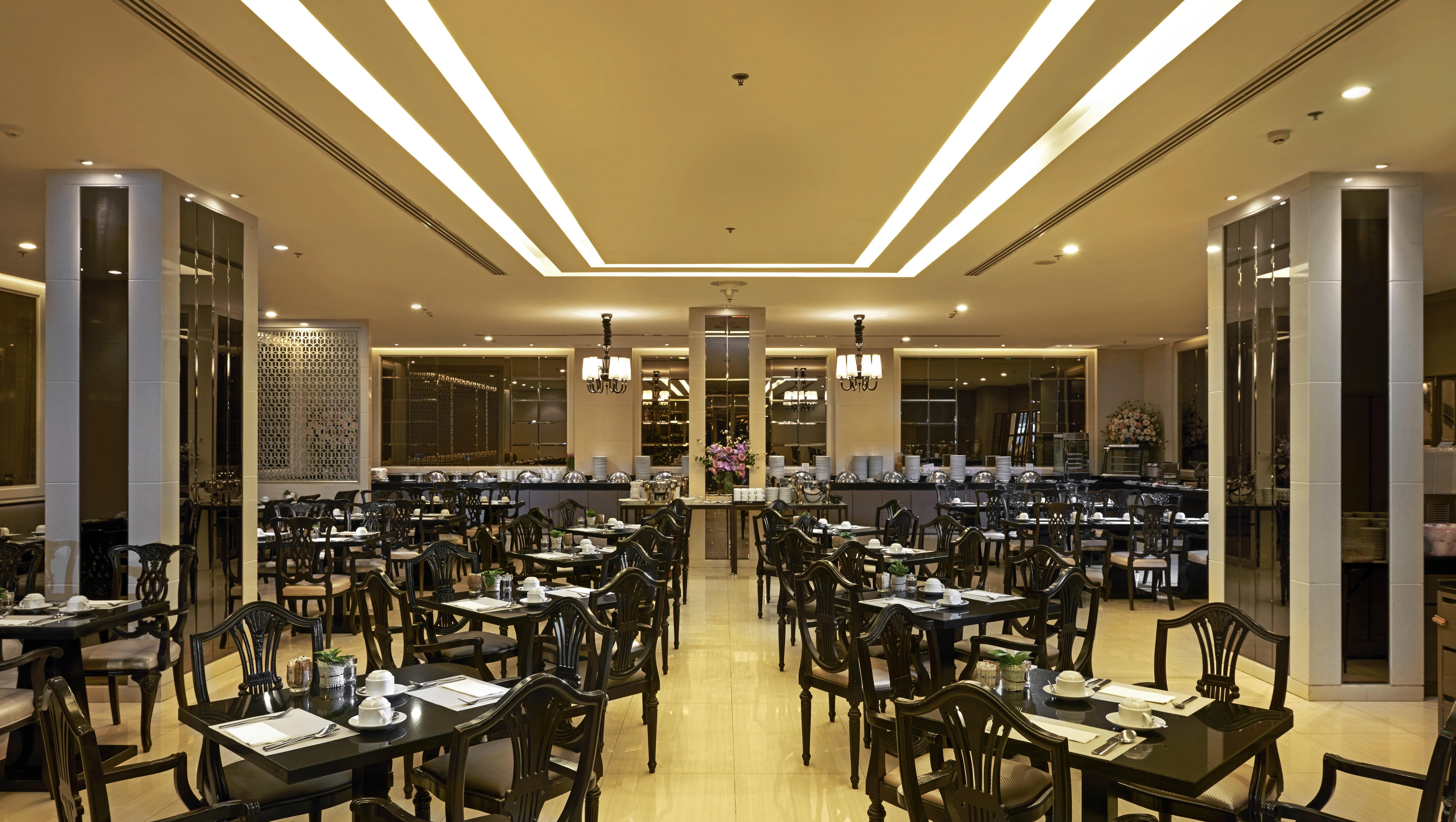 Mandarin Hotel Managed By Centre Point Bangkok Esterno foto