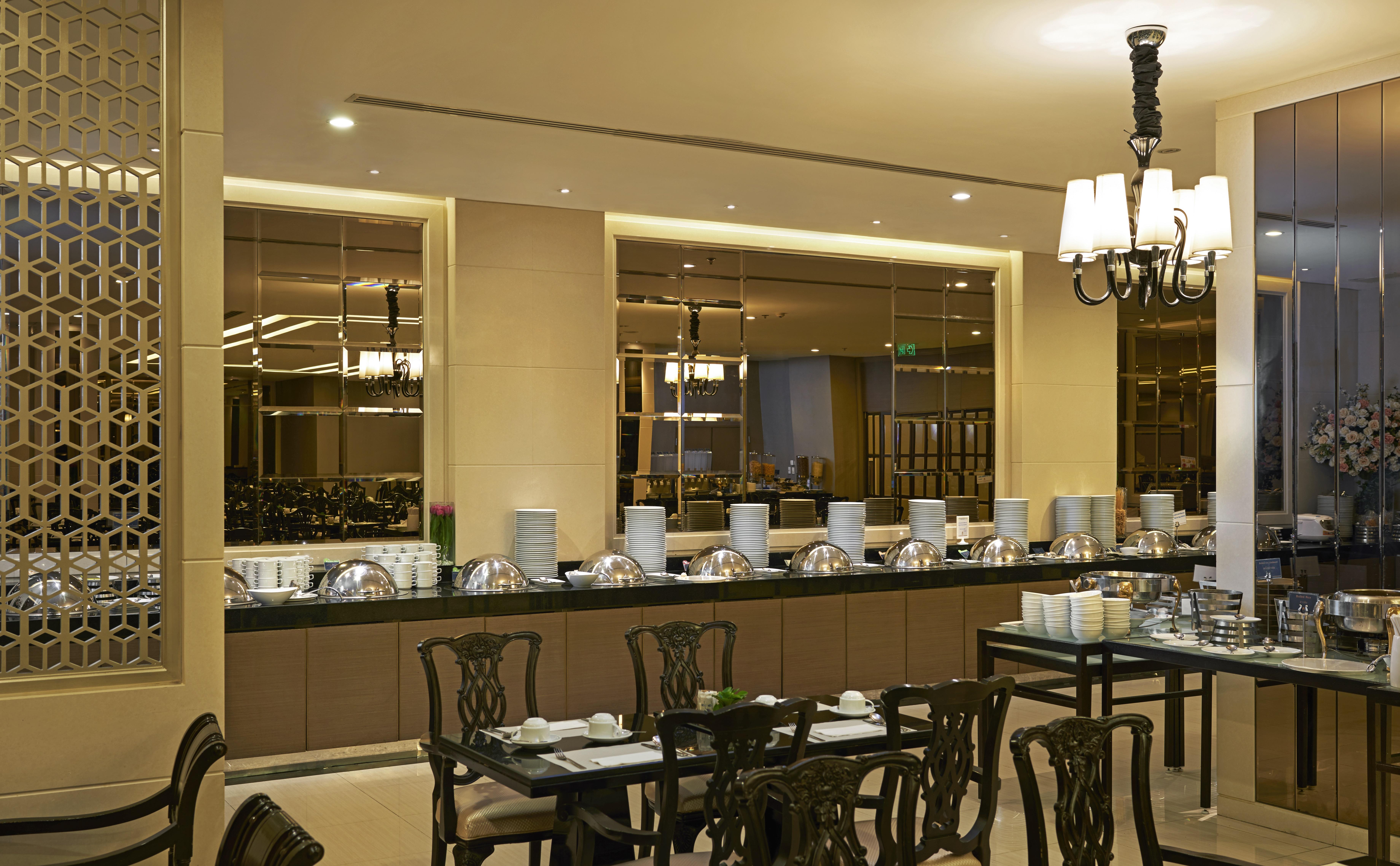 Mandarin Hotel Managed By Centre Point Bangkok Esterno foto