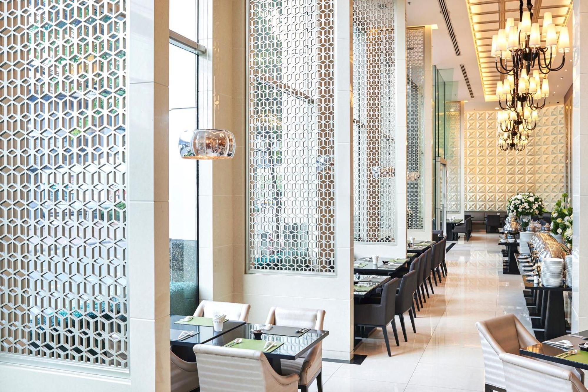 Mandarin Hotel Managed By Centre Point Bangkok Esterno foto
