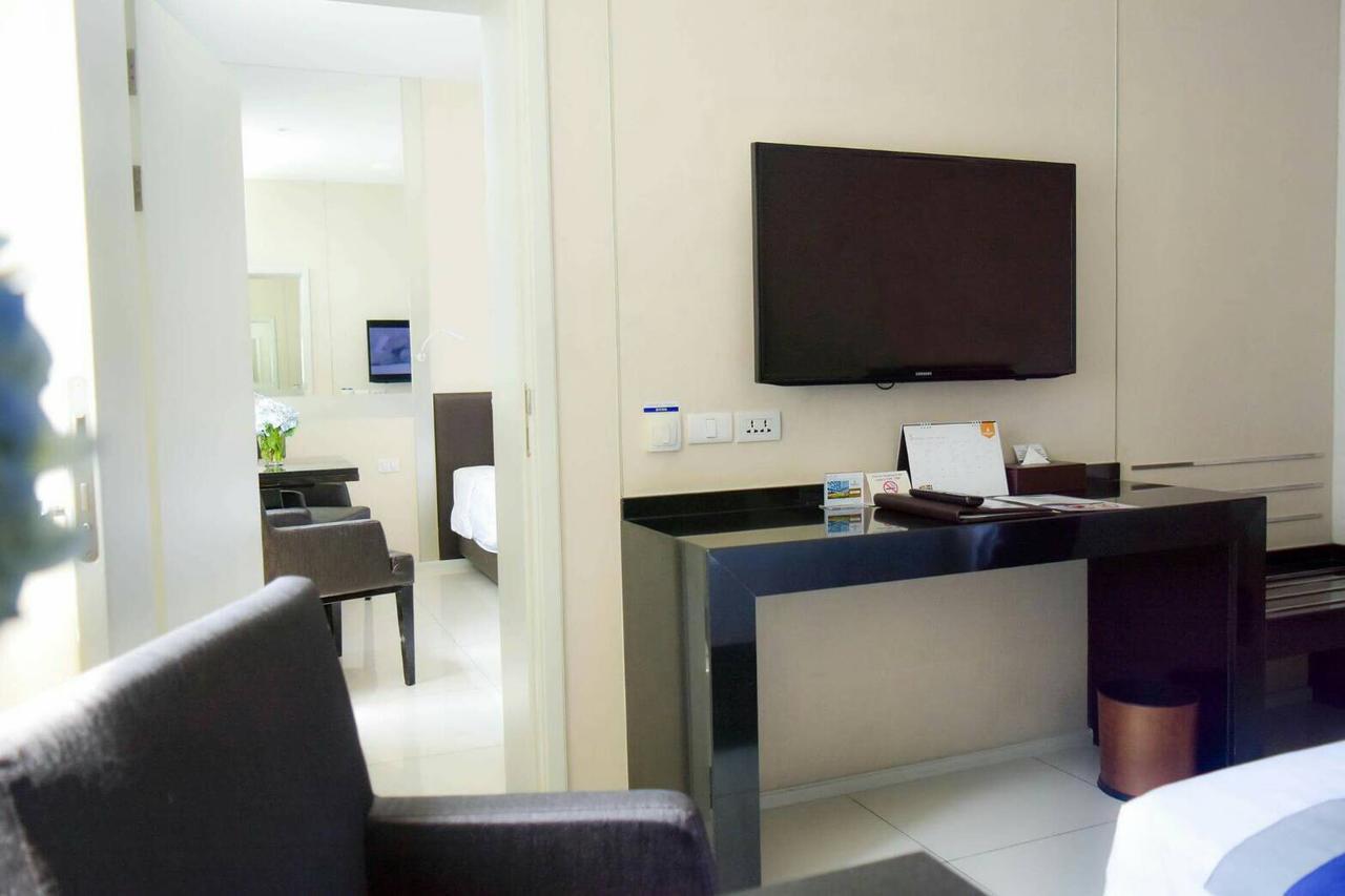 Mandarin Hotel Managed By Centre Point Bangkok Esterno foto
